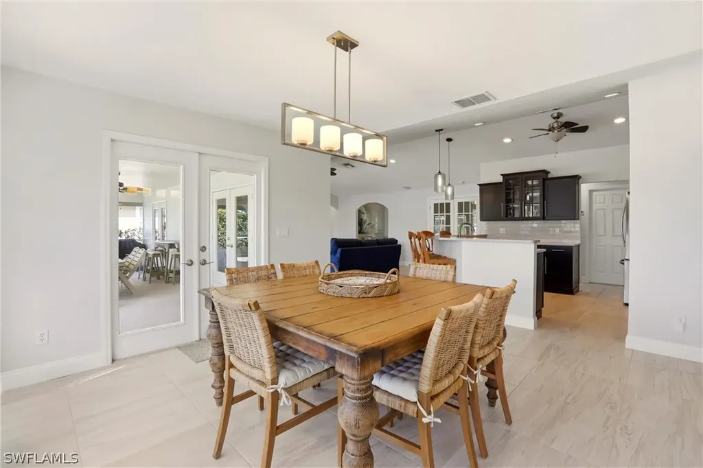 4282 Longshore Way N Naples FL 34119