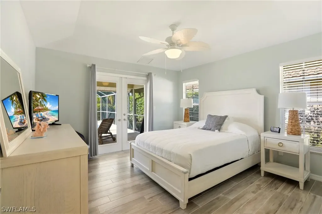 4282 Longshore Way N Naples FL 34119