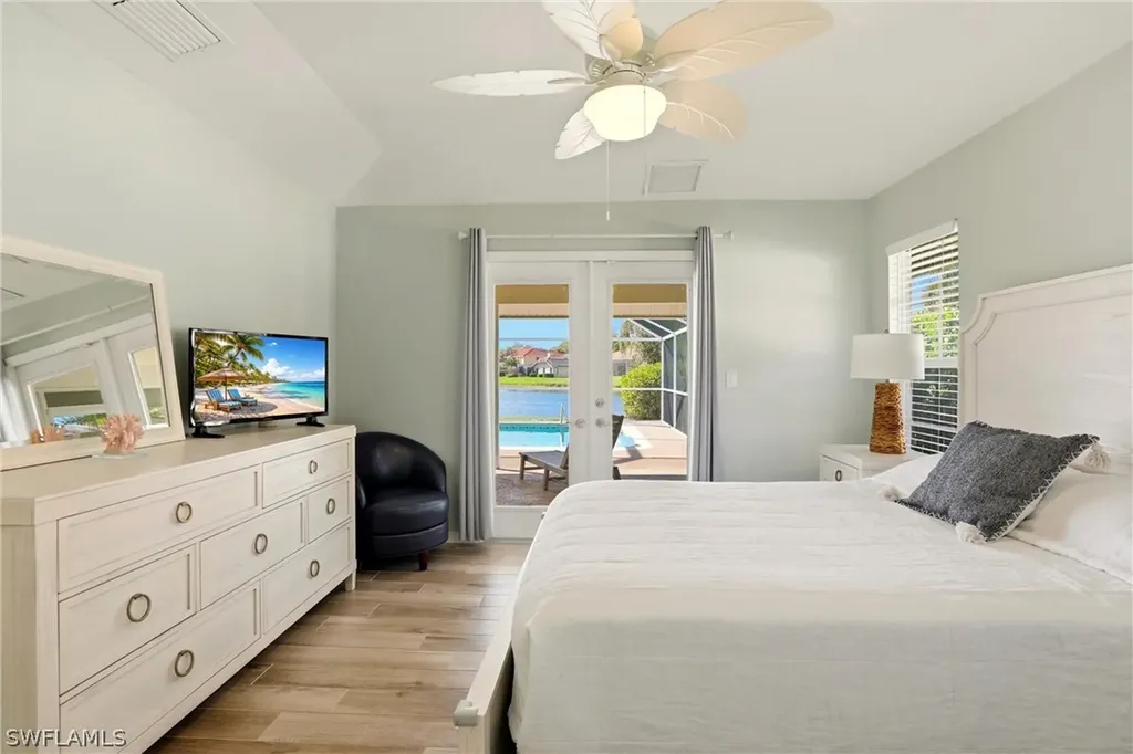 4282 Longshore Way N Naples FL 34119