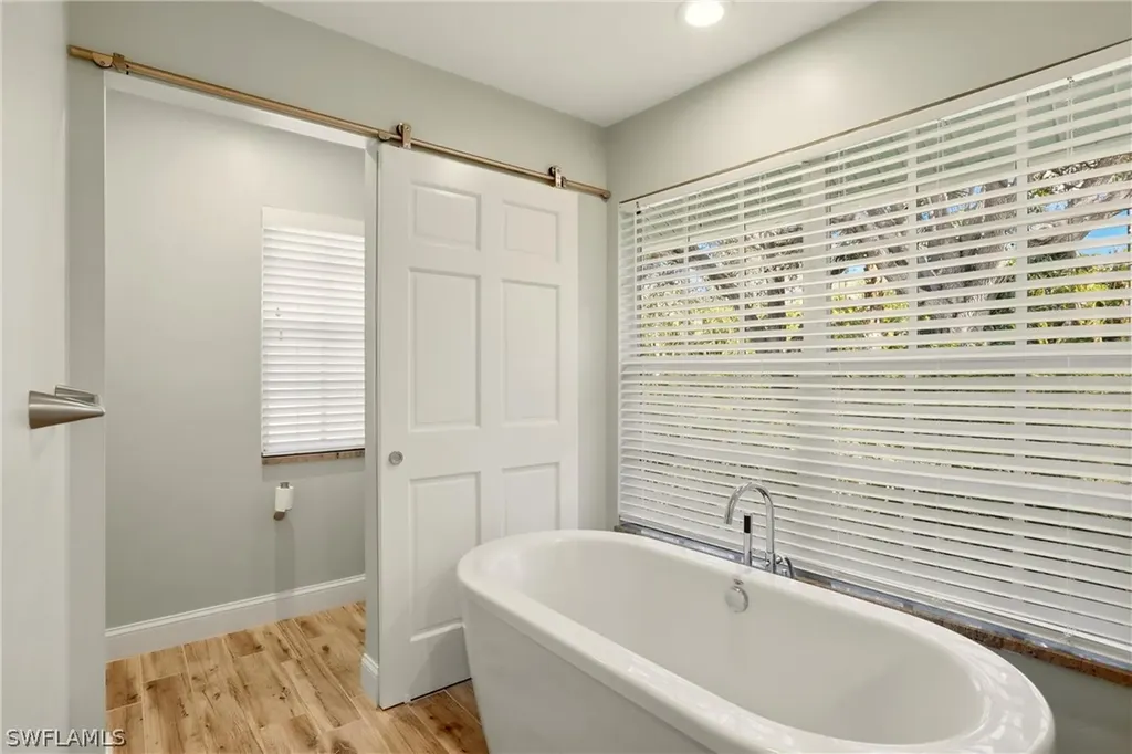 4282 Longshore Way N Naples FL 34119