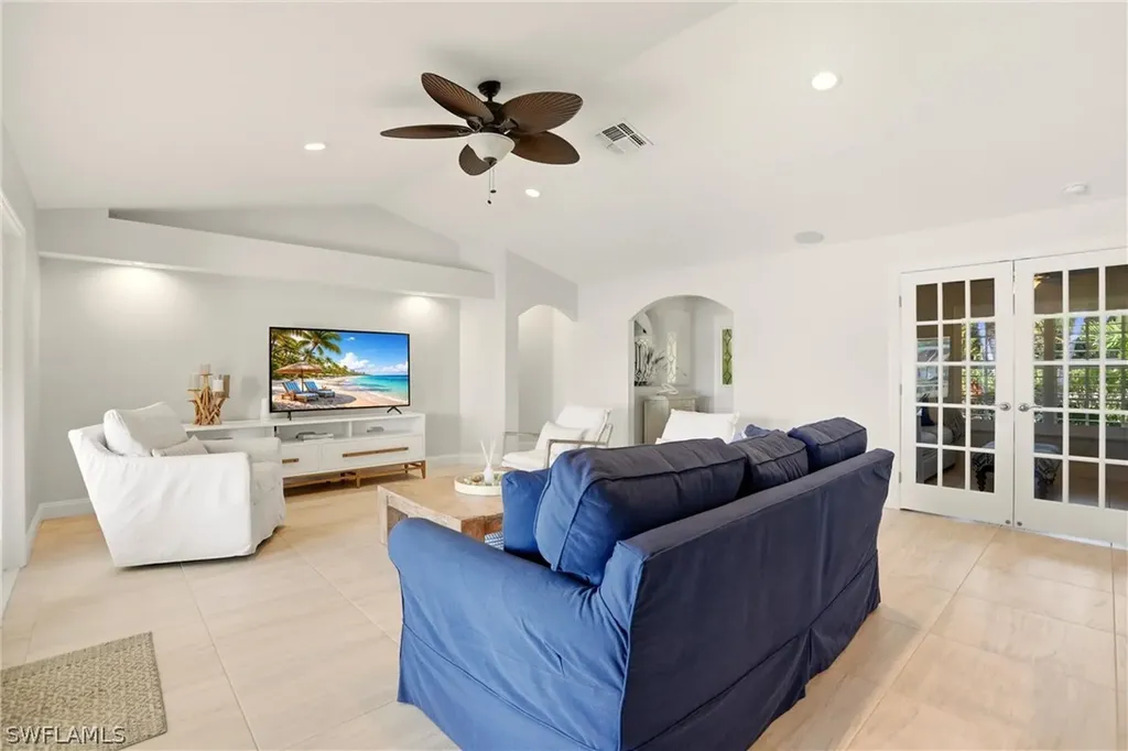 4282 Longshore Way N Naples FL 34119
