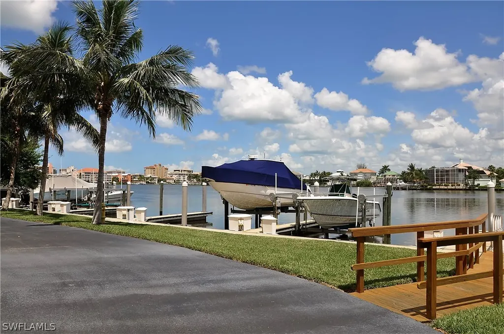 400 Flagship Drive Naples FL 34108