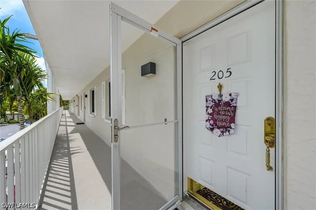 3032 Sandpiper Bay Circle Naples FL 34112