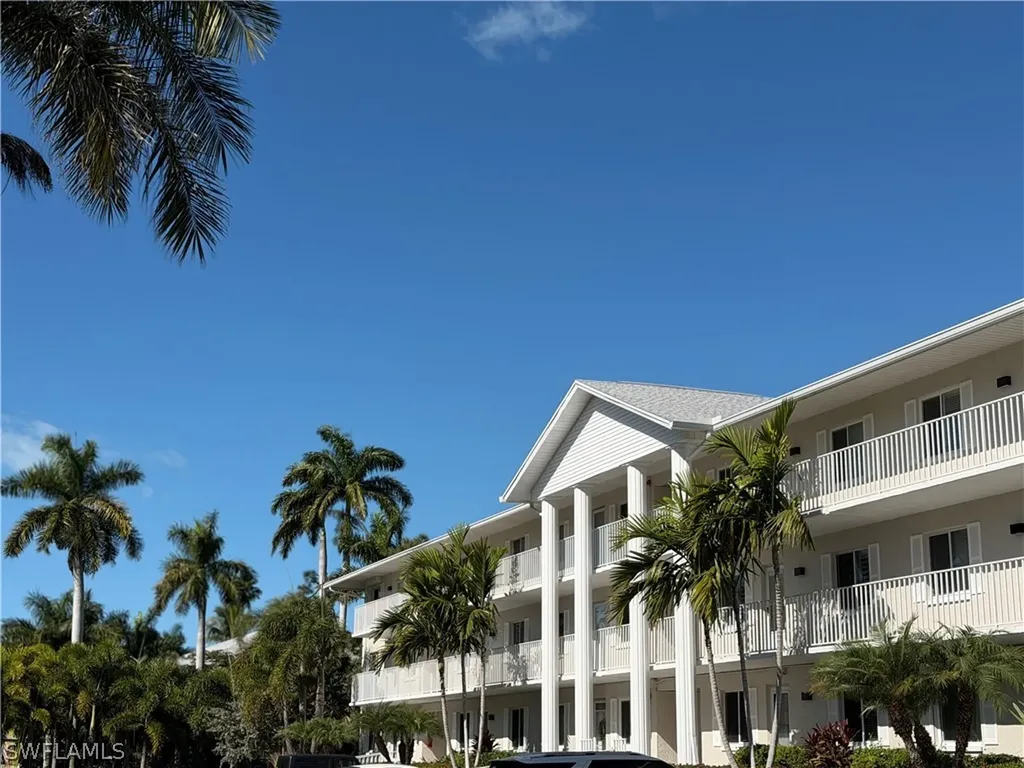 3032 Sandpiper Bay Circle Naples FL 34112