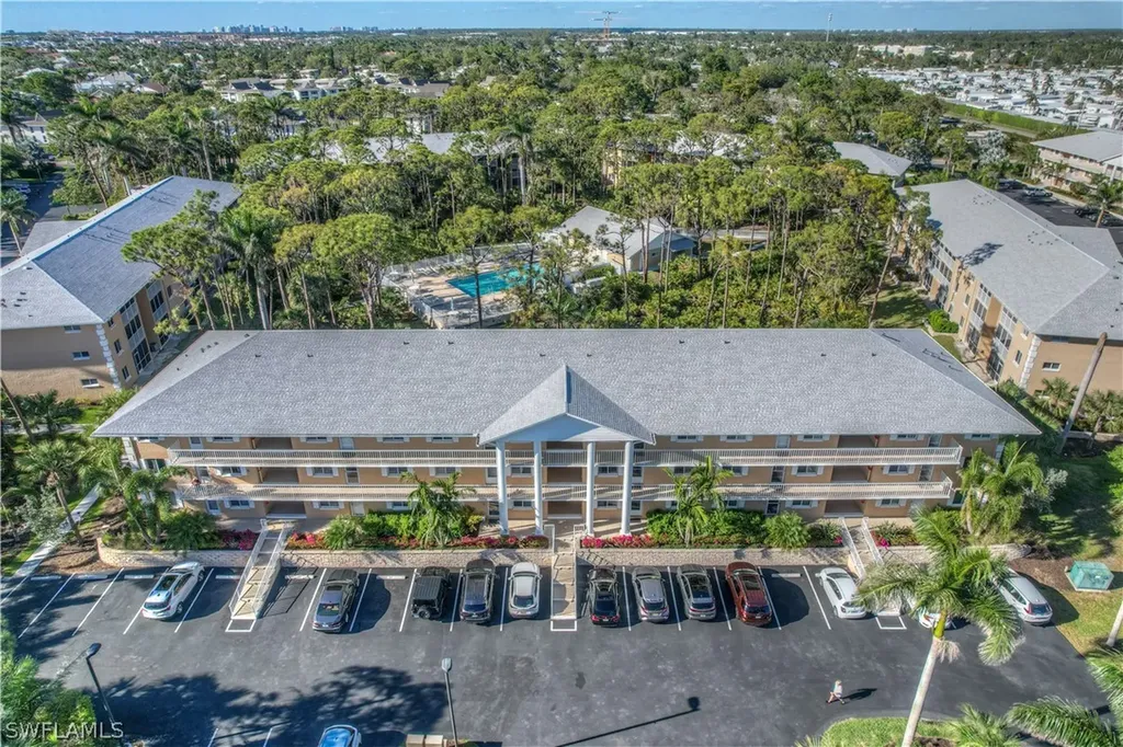 3032 Sandpiper Bay Circle Naples FL 34112