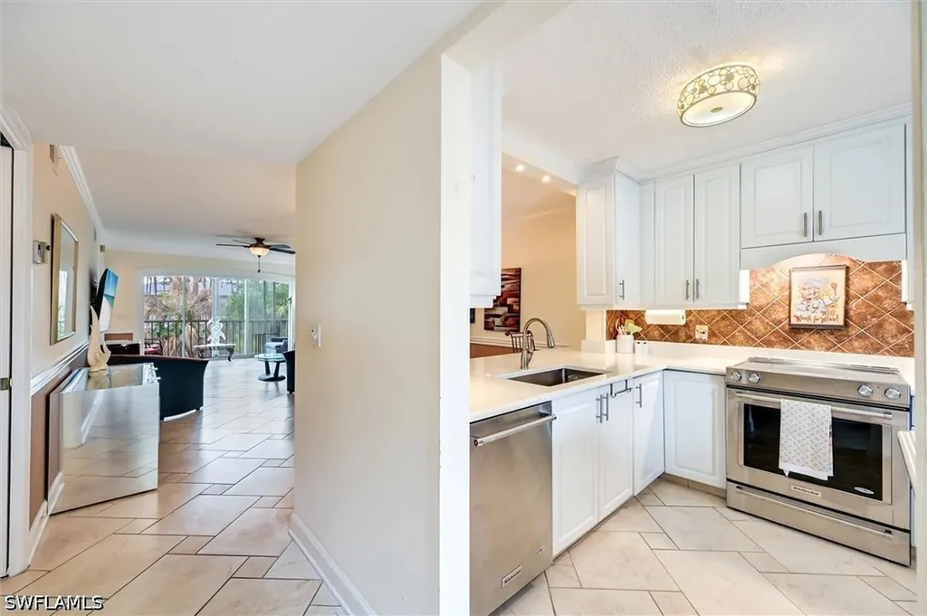 3032 Sandpiper Bay Circle Naples FL 34112