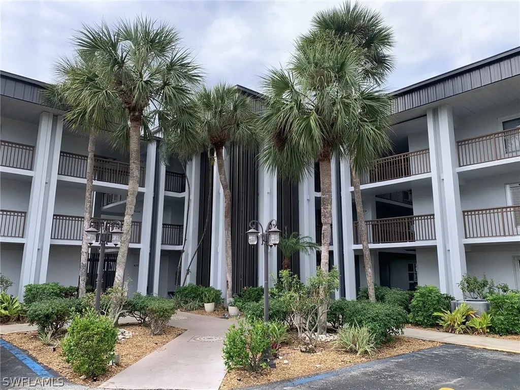 Fort Myers FL, 1740 Pine Valley Drive, Unit 213