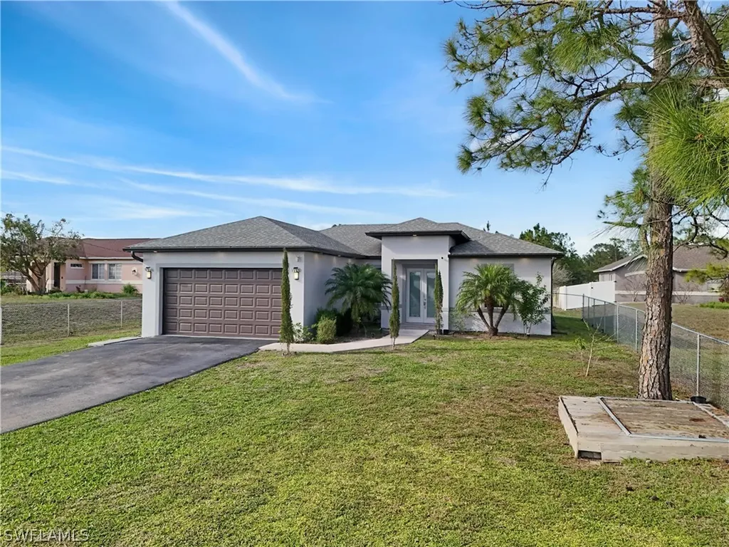 Naples FL, 2661 43RD Avenue NE