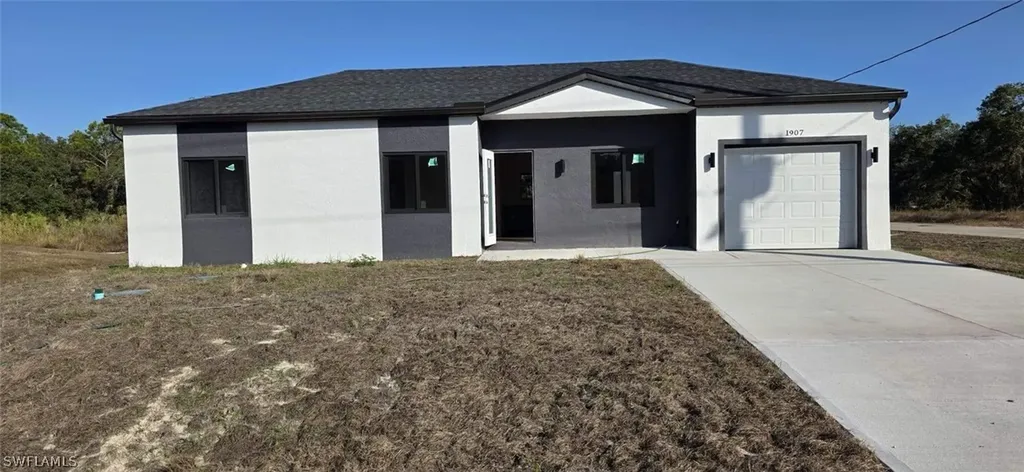1907 E 15th Street Lehigh Acres FL 33972