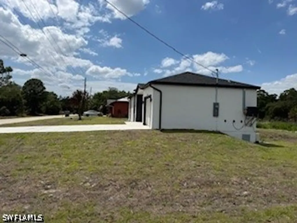 1907 E 15th Street Lehigh Acres FL 33972