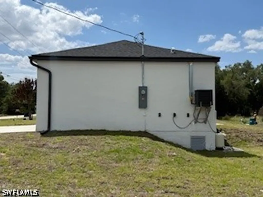 1907 E 15th Street Lehigh Acres FL 33972