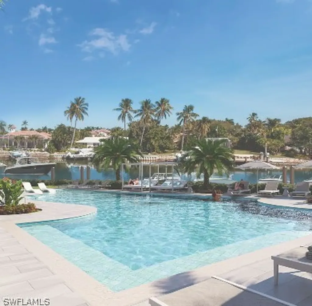 2020 Gulf Shore Boulevard N Naples FL 34102