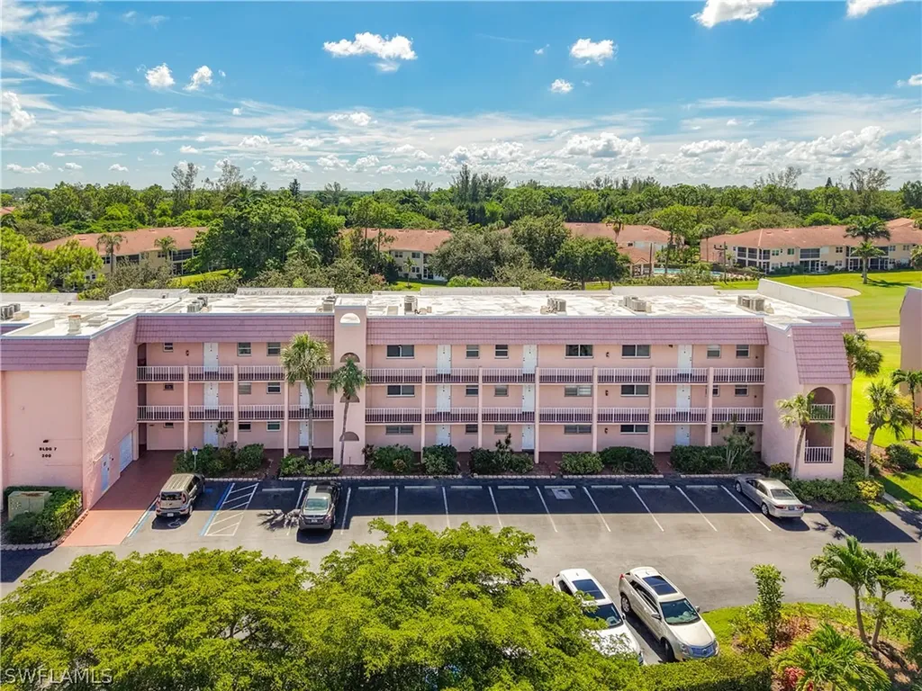 200 Turtle Lake Court Naples FL 34105