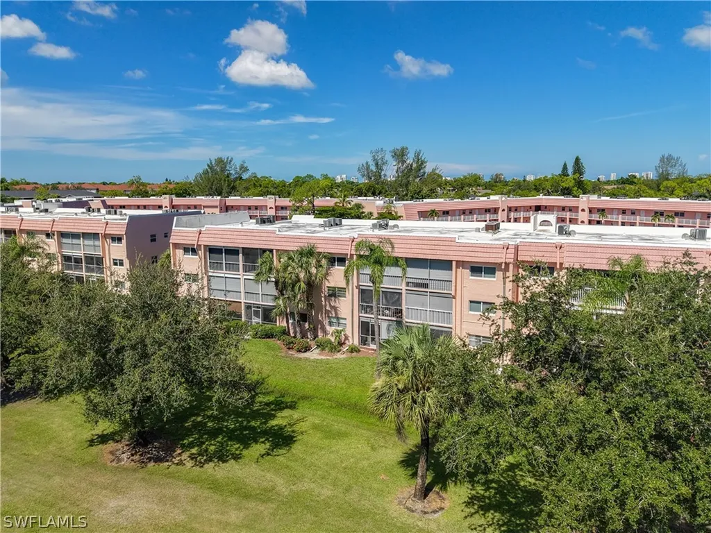 200 Turtle Lake Court Naples FL 34105