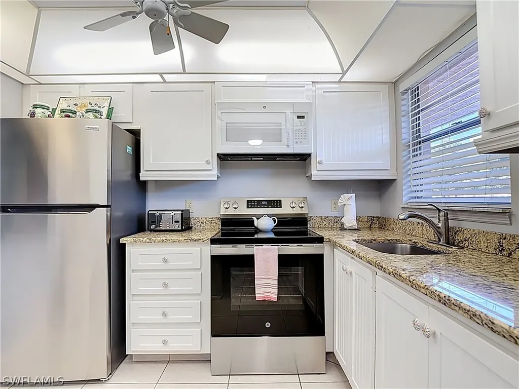 200 Turtle Lake Court Naples FL 34105
