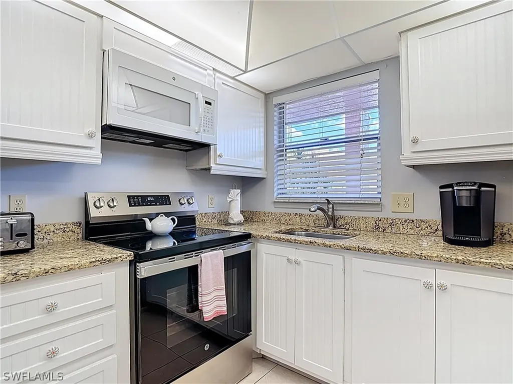 200 Turtle Lake Court Naples FL 34105
