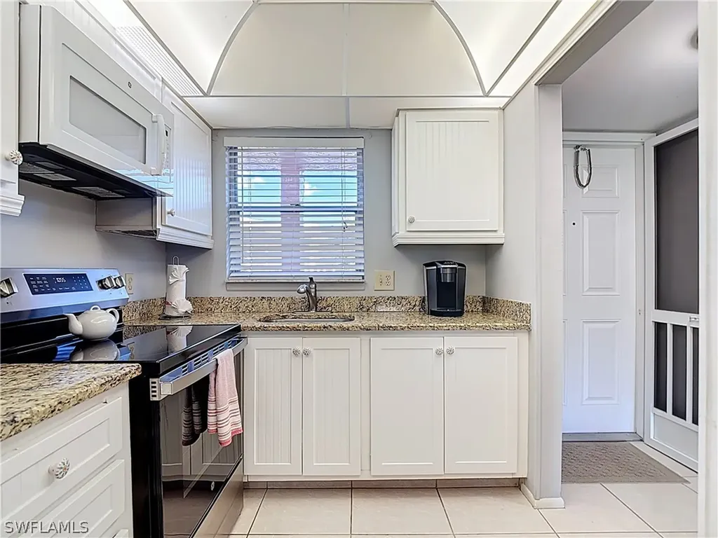 200 Turtle Lake Court Naples FL 34105