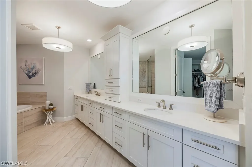16351 Viansa Way Naples FL 34110