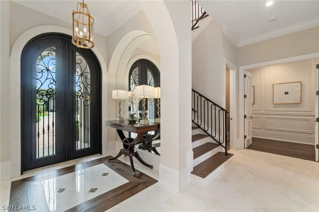 2225 Miramonte Court Naples FL 34105