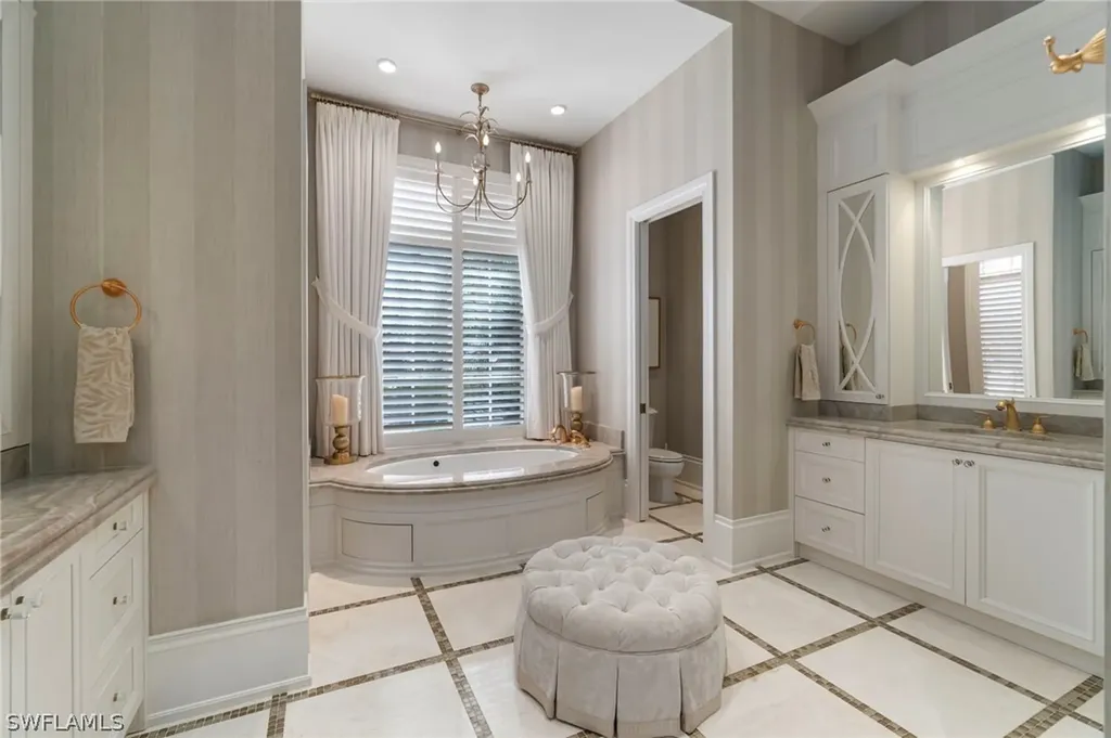 2225 Miramonte Court Naples FL 34105