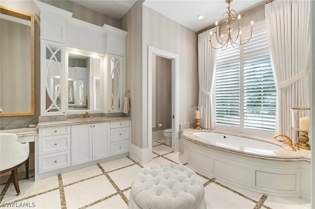 2225 Miramonte Court Naples FL 34105