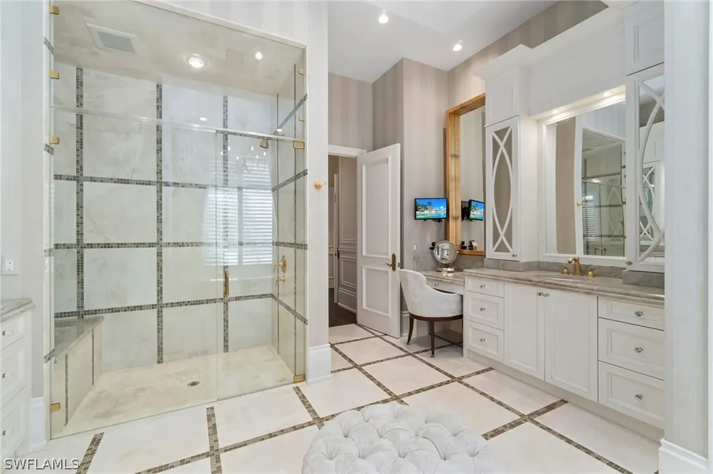 2225 Miramonte Court Naples FL 34105
