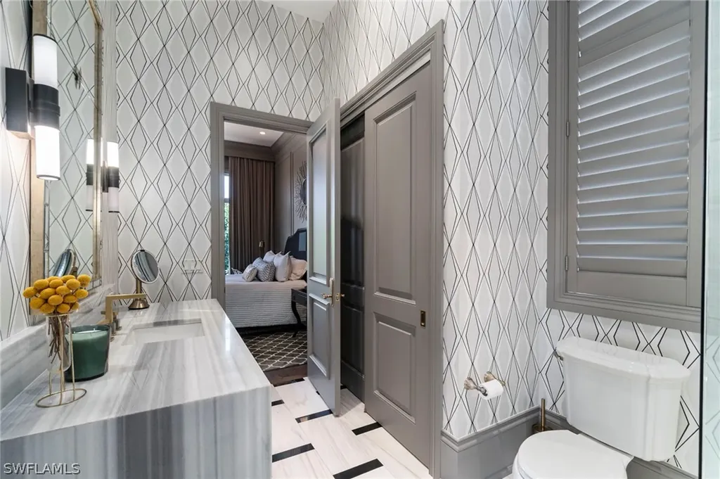 2225 Miramonte Court Naples FL 34105