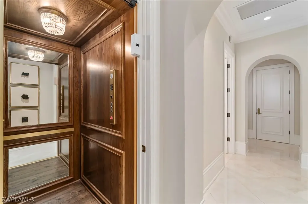 2225 Miramonte Court Naples FL 34105