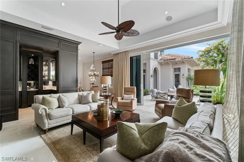 2225 Miramonte Court Naples FL 34105