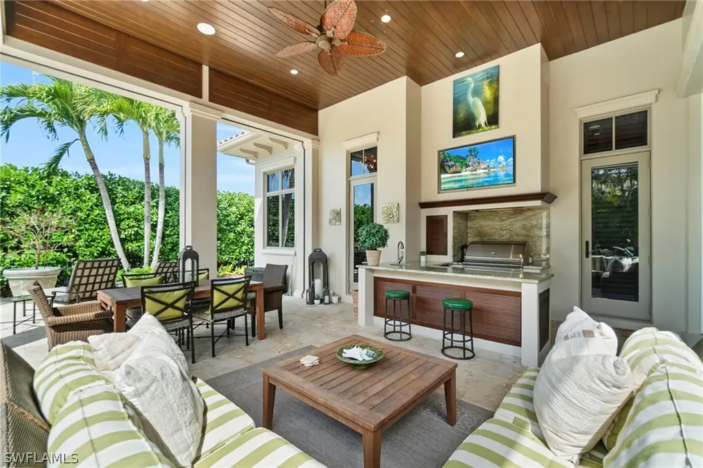 2225 Miramonte Court Naples FL 34105