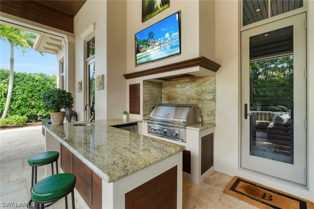 2225 Miramonte Court Naples FL 34105