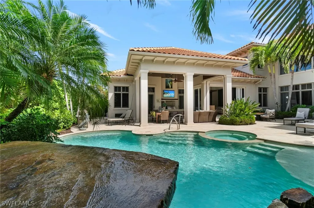 2225 Miramonte Court Naples FL 34105