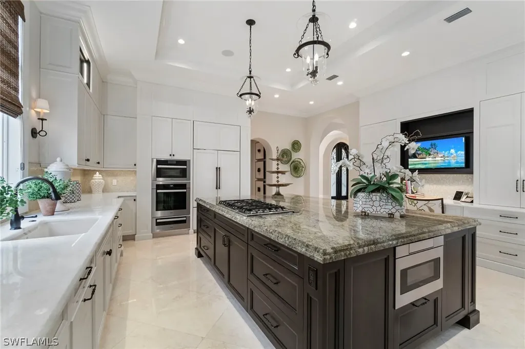 2225 Miramonte Court Naples FL 34105