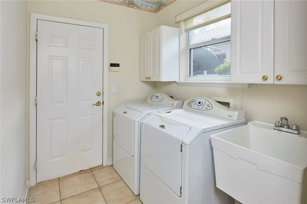 9301 Troon Lakes Drive Naples FL 34109