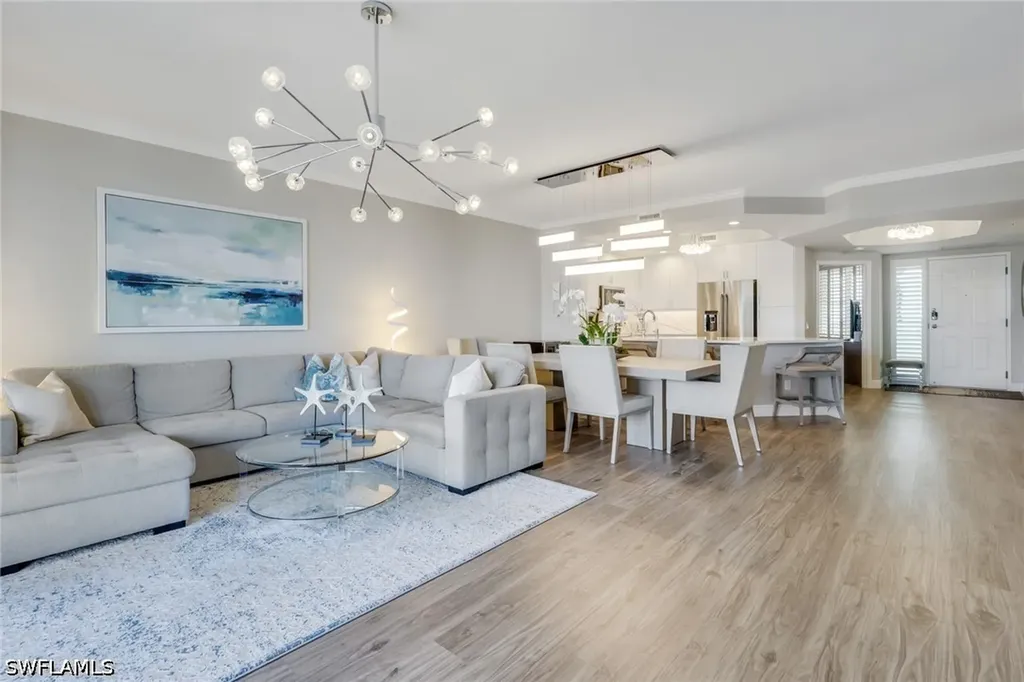 420 Cove Tower Drive Naples FL 34110