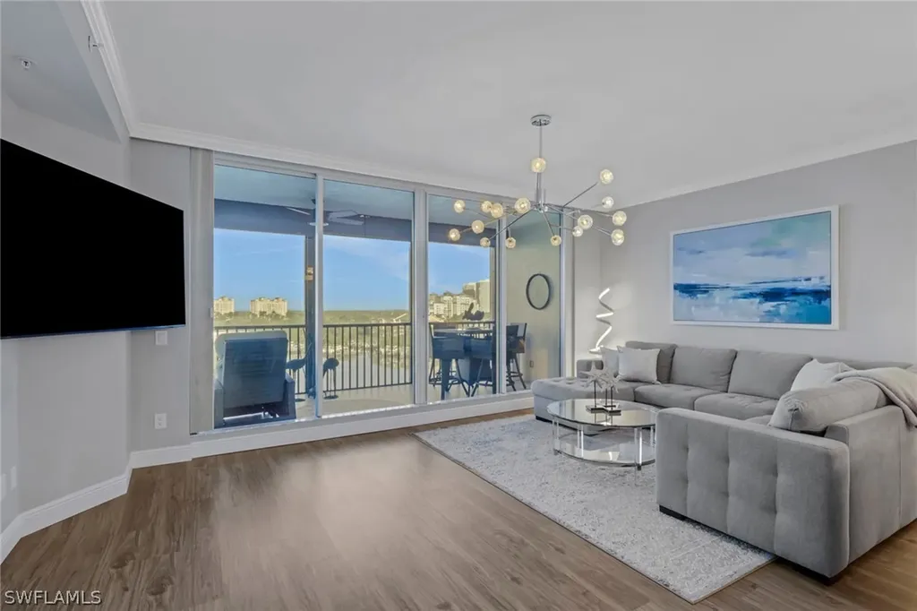420 Cove Tower Drive Naples FL 34110