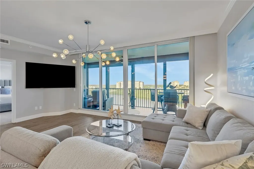 420 Cove Tower Drive Naples FL 34110