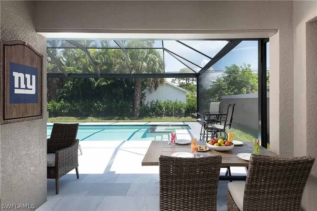 823 96th Avenue N Naples FL 34108