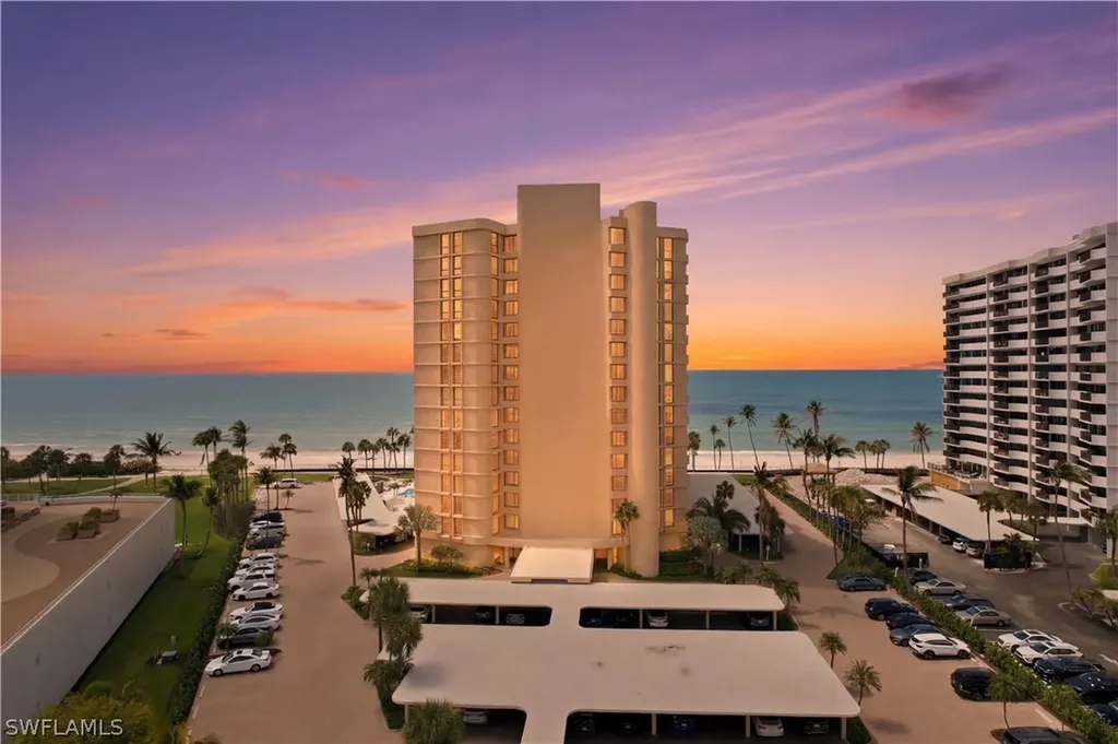 Naples FL, 4001 Gulf Shore Boulevard N, Unit 8