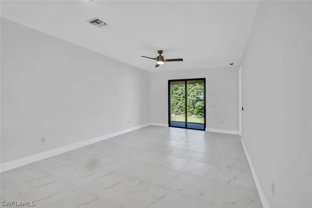 430/432 Bell Boulevard S Lehigh Acres FL 33974