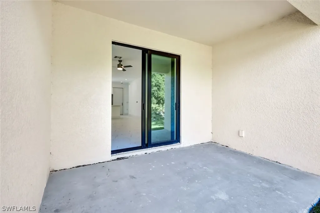 430/432 Bell Boulevard S Lehigh Acres FL 33974