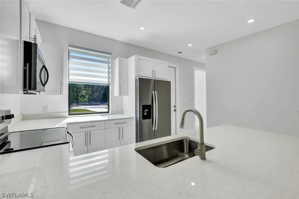 430/432 Bell Boulevard S Lehigh Acres FL 33974