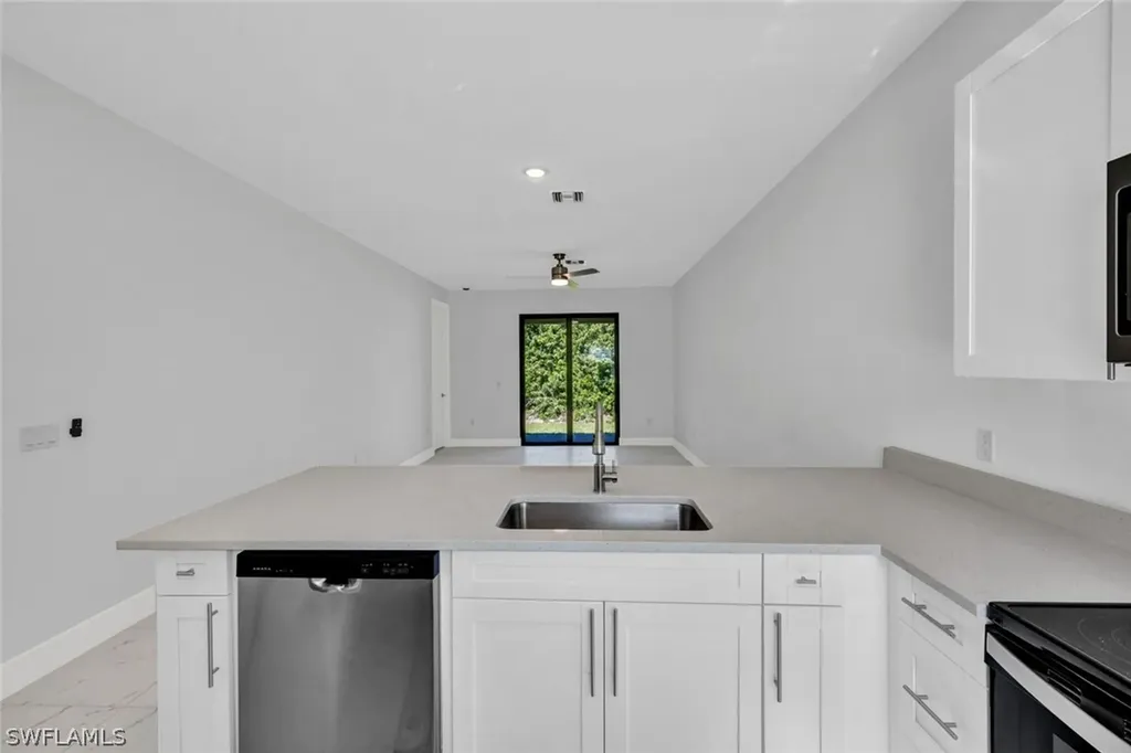 430/432 Bell Boulevard S Lehigh Acres FL 33974