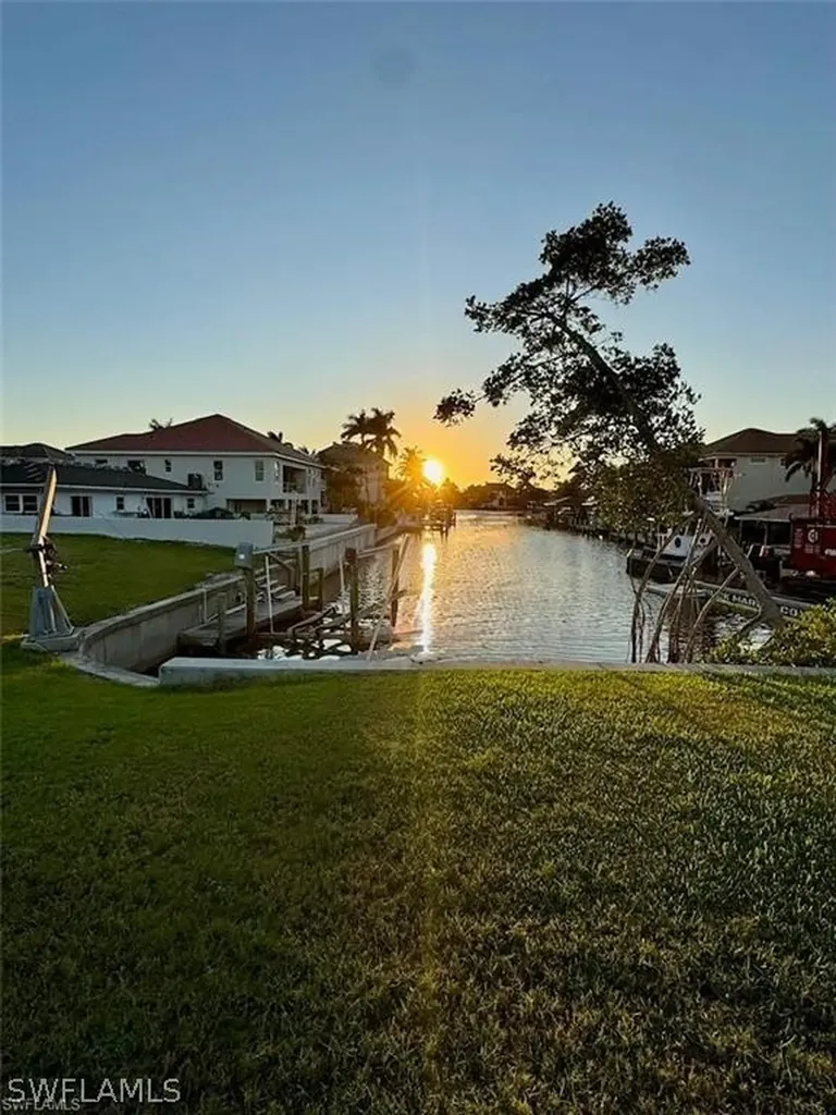 10337 Vanderbilt Drive Naples FL 34108