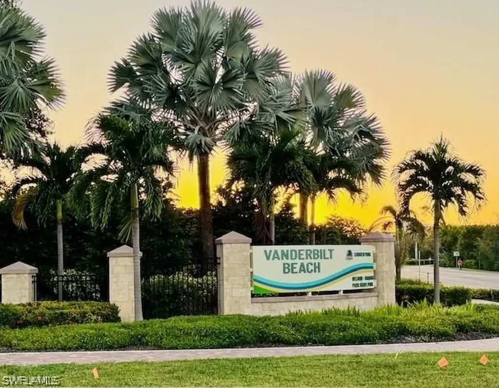 10337 Vanderbilt Drive Naples FL 34108
