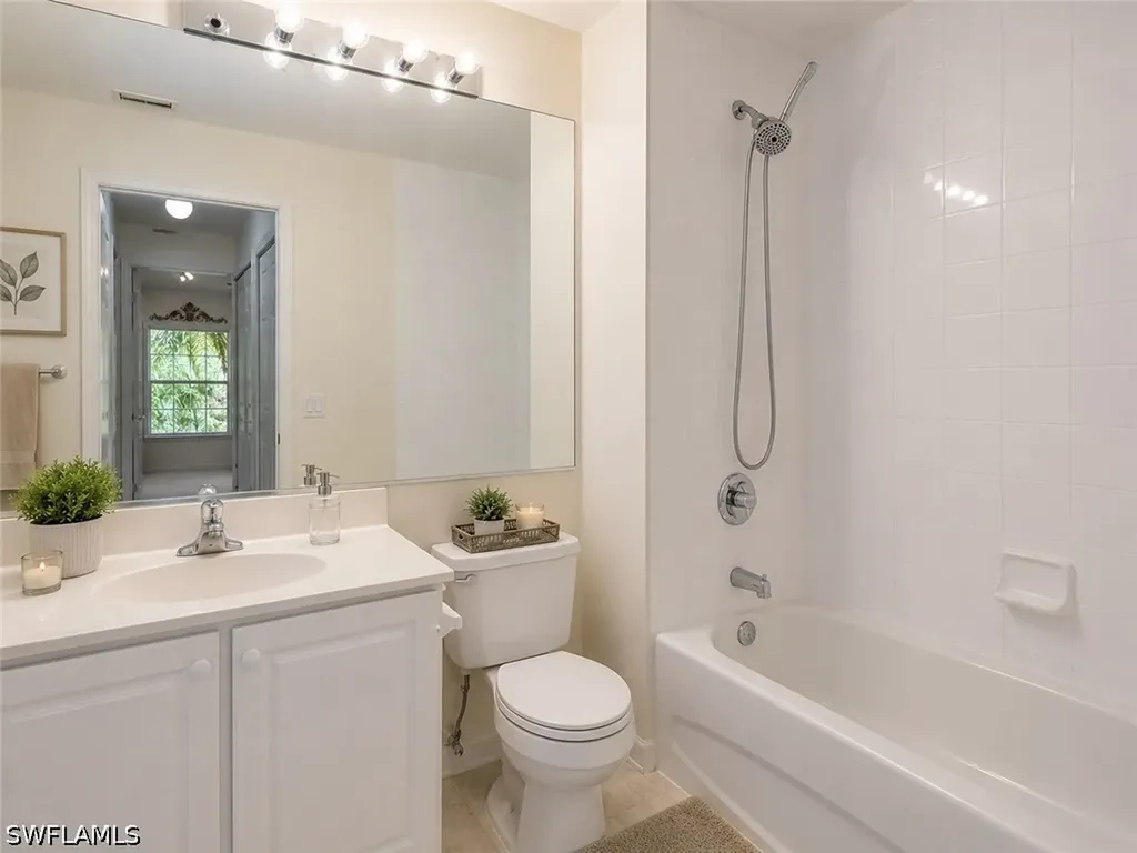 1280 Henley Street Naples FL 34105