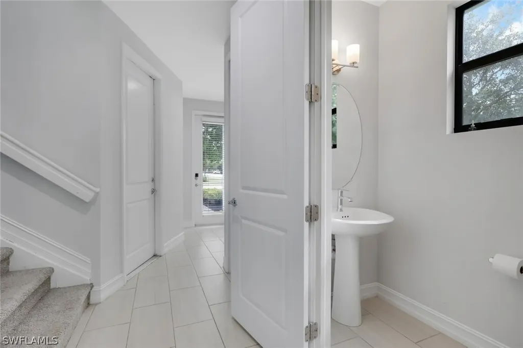 7501 Carnegie Way Naples FL 34119