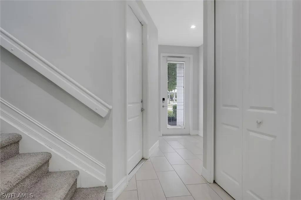 7501 Carnegie Way Naples FL 34119