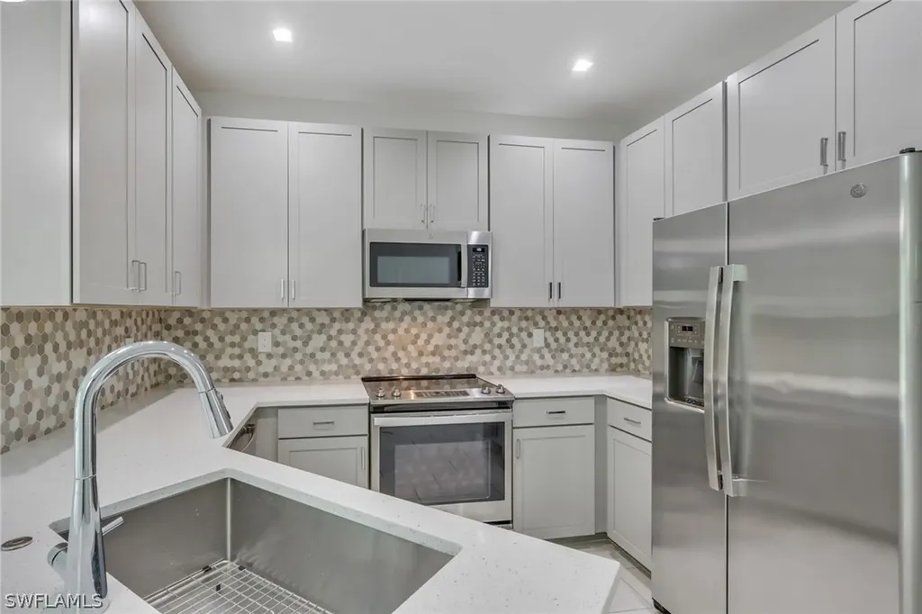 7501 Carnegie Way Naples FL 34119