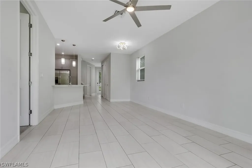 7501 Carnegie Way Naples FL 34119